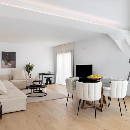 Luxury In Center