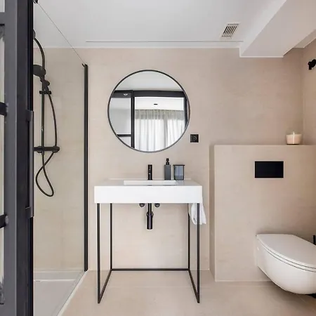 Luxury In Center